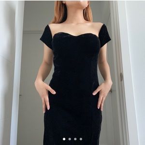 Velvet Sweetheart Off The Shoulder Bodycon Dress